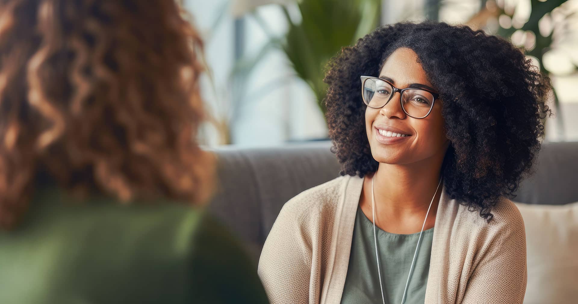 Therapist-on-couch-talking-to-patient